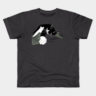 Cute Tuxedo Cat who loves to Lie on Mum Copyright by TeAnne Kids T-Shirt